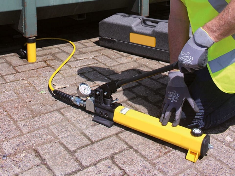 700 Bar 2800 CC El Pompası